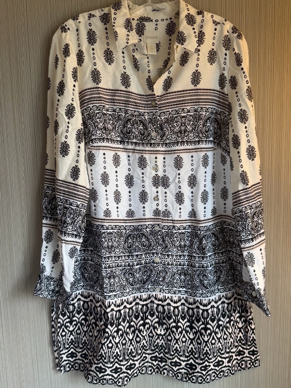 Chico's Black and White Printed Long Sleeve Tunic size 1 m/L